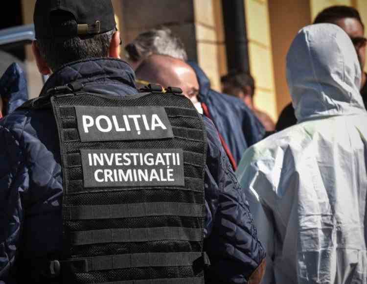 Zeci de polițiști din Brașov au căutat două adolescente care au anunțat la 112 că au fost răpite - Apelul a fost fals