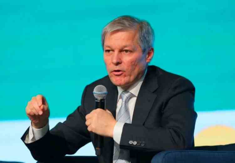 Dacian Cioloș: Vajnicii bărbați politici din România sunt traumatizați că femeile ar putea avea niște drepturi de bun-simț în societate