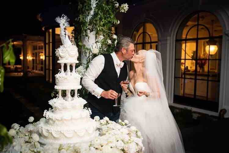 FOTO - Gwen Stefani și Blake Shelton s-au căsătorit, după 6 ani de relație