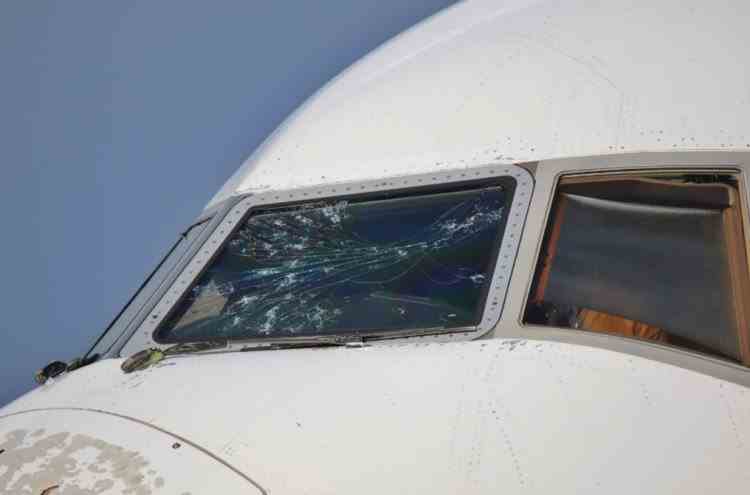 FOTO: Un avion al companiei Emirates a fost avariat de grindină, după ce a decolat de pe un aeroport din Milano