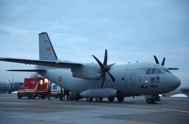 O aeronavă MApN a transportat trei pacienţi cu arsuri în Germania