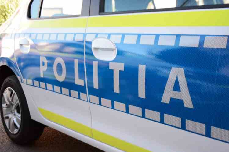 Un șofer a fost prins circulând cu peste 200 de km/h, pe un drum național din Olt