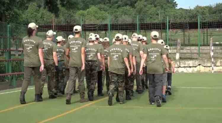 Zeci de elevi s-au înscris la tabăra militară - Ce vor învăța, timp de o săptămână