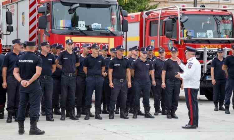 Pompierii care au participat la misiunile de stingere a incendiilor din Grecia au fost înaintaţi în grad la întoarcerea în țară