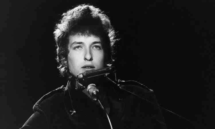Bob Dylan a fost dat în judecată pentru că ar fi drogat și violat o fată de 12 ani, în 1965
