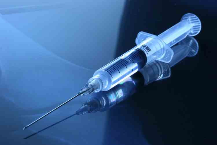 Organizația Mondială a Sănătății critică decizia, luată de mai multe state, de a administra și a treia doză de vaccin