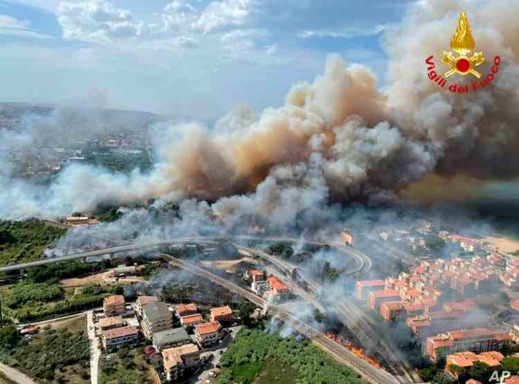 Mafia este acuzată că ar fi responsabilă pentru incendiile devastatoare din Italia