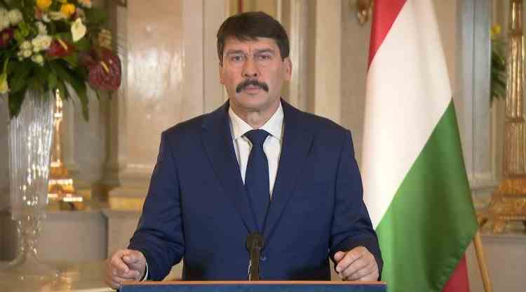 Președintele Ungariei compară anexarea Crimeei de către Rusia cu pierderea Transilvaniei: „În mintea maghiarilor s-a întipărit adânc atât agresiunea marilor puteri, cât şi trauma Trianonului“
