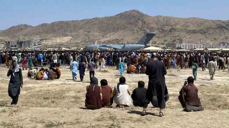 Alertă de securitate, emisă de autoritățile din mai multe țări: Risc de atentat terorist pe aeroportul din Kabul