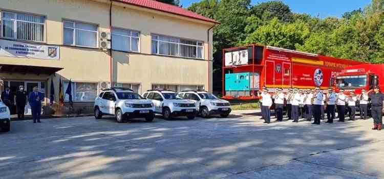 Pompierii români care au ajutat la stingerea incendiilor din Grecia s-au întors acasă și au fost înaintați în grad, luni, 30 august