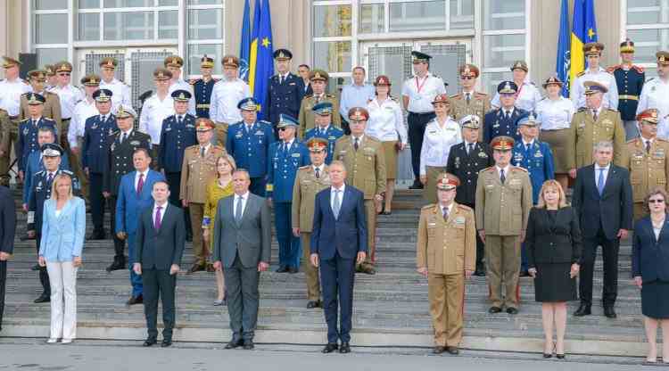 Preşedintele Klaus Iohannis a înmânat, miercuri, Drapelul de luptă Spitalului Universitar de Urgenţă Militar Central „Dr Carol Davila”