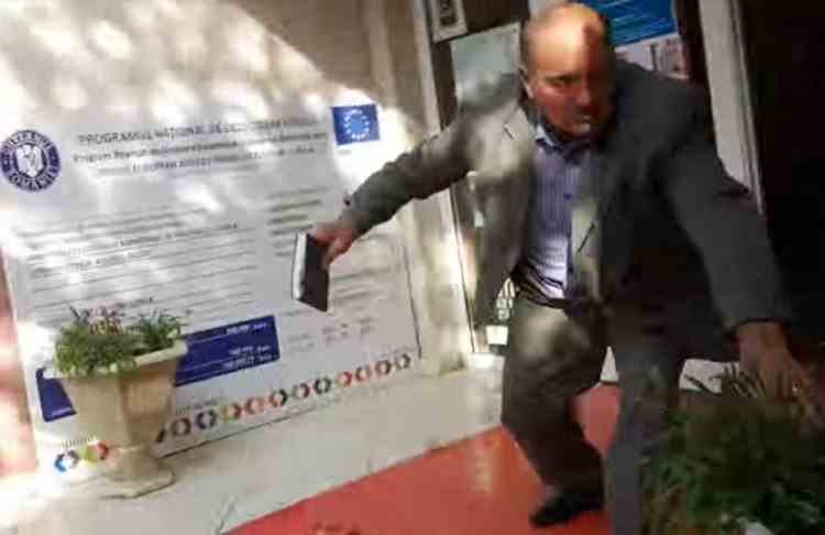 VIDEO: Conflict între un consilier PNL și unul PMP, în timpul unei ședințe de Consiliu Local, în Galați: „Îți rup oasele”
