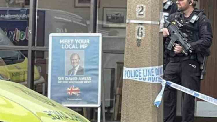 UPDATE: Un deputat britanic, din partidul lui Boris Johnson, a murit după ce a fost înjunghiat de mai multe ori, într-o biserică