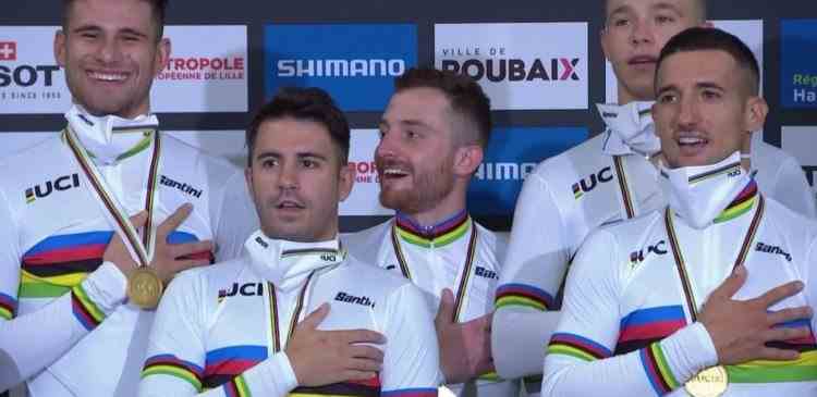 Cicliștii italieni au rămas fără biciclete la o zi după ce au câștigat titlul mondial în Franța - Bicicletele au fost furate din parcarea hotelului