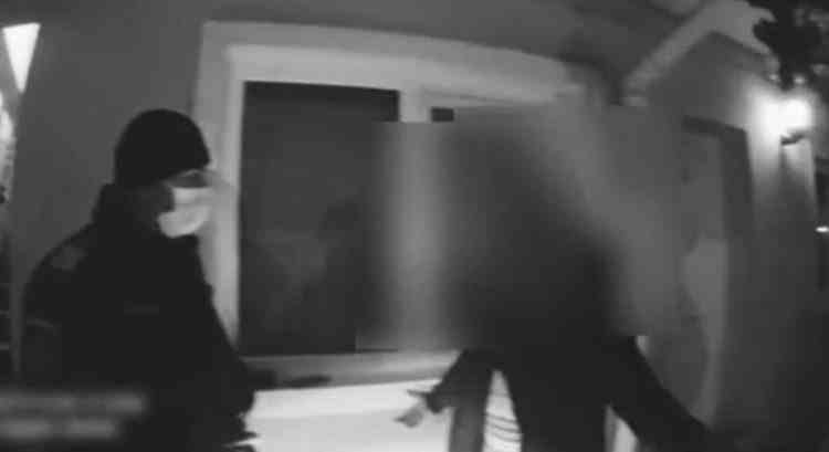 VIDEO: Un bărbat, care trebuia să fie în carantină, a fost dat de gol de prostituata pe care nu a plătit-o, în Arad