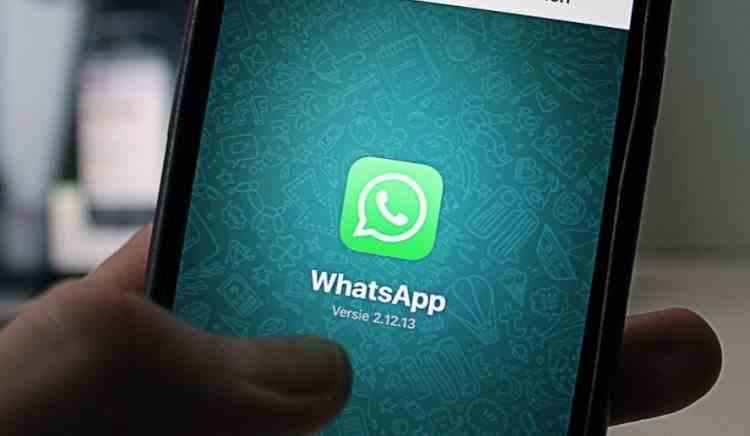 Un bărbat din Iaşi a fost condamnat să-i ceară scuze pe Facebook fostei soţii, după ce i-a accesat ilegal contul de WhatsApp