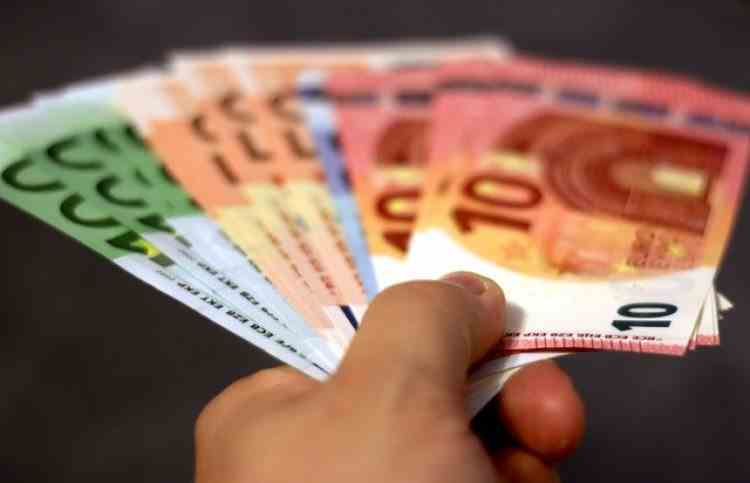 Bulgaria trece la euro, începând cu 1 ianuarie 2024