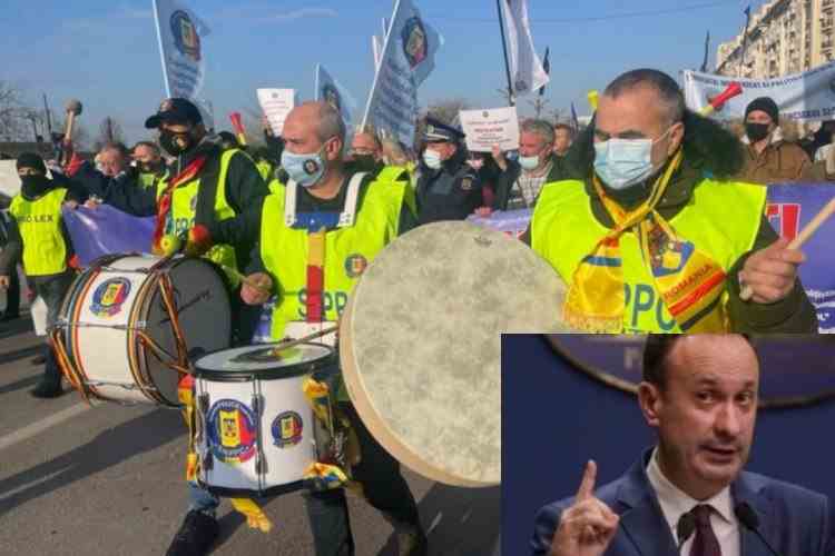 Polițiștii au depus plângere penală împotriva ministrului de Finanțe - A treia zi de proteste în fața ministerului