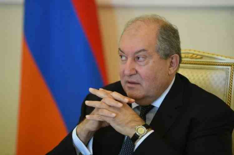 Preşedintele Armeniei a demisionat din funcţie, nemulţumit că prevederile constituţionale nu îi oferă suficiente prerogative