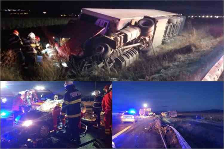 Mai multe autovehicule au fost implicate într-un accident rutier, în apropiere de Sibiu: Un TIR s-a răsturnat, după ce a acroșat un utilaj de deszăpezire