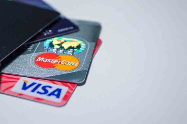 Snowstorm Mince The layout Cardurile MasterCard și Visa emise în Rusia, blocate în străinătate,  începând de sâmbătă - 7Media.ro