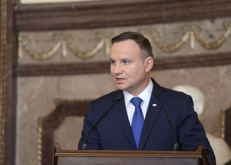 Preşedintele Poloniei pune la dispoziţia refugiaţilor reşedinţele sale oficiale