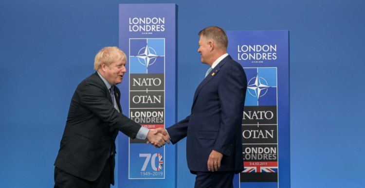 Klaus Iohannis, discuție cu premierul britanic Boris Johnson, înaintea participării la Summit-ul NATO