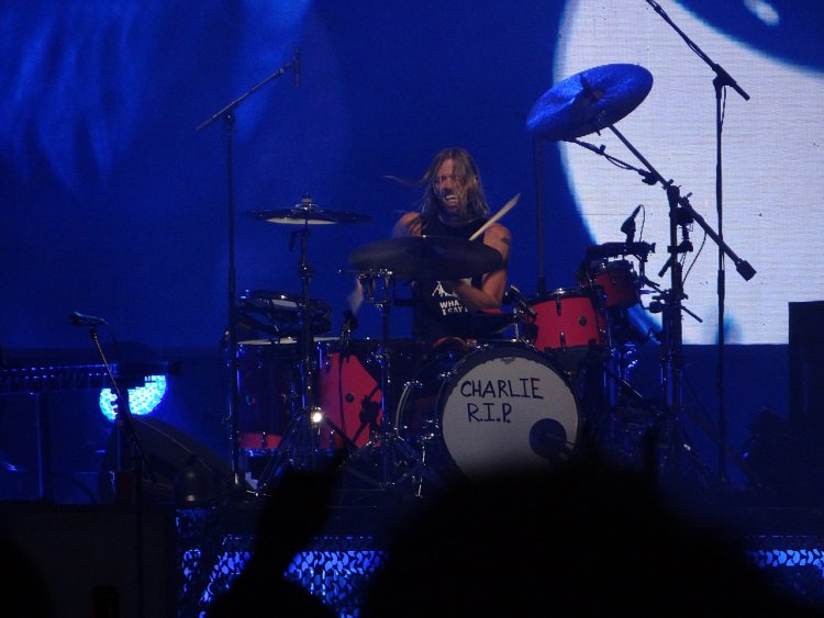 Taylor Hawkins, bateristul trupei Foo Fighters, a murit la vârsta de 50 de ani - Trupa se afla în turneu în America de Sud
