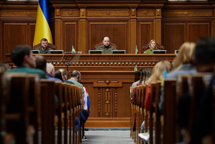 Comunismul, scos oficial în afara legii, în Ucraina