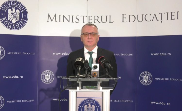 Ministrul Educației: S-a agreat renunțarea la mediile semestriale și la obligativitatea tezelor - Ce alte modificări a mai anunțat ministrul