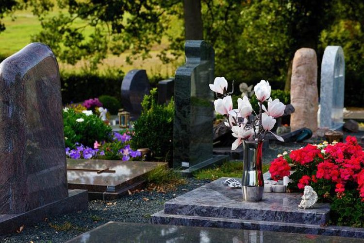 Limitare, în cimitirele din Târgu Mureș: Cel mult opt coroane la fiecare mormânt