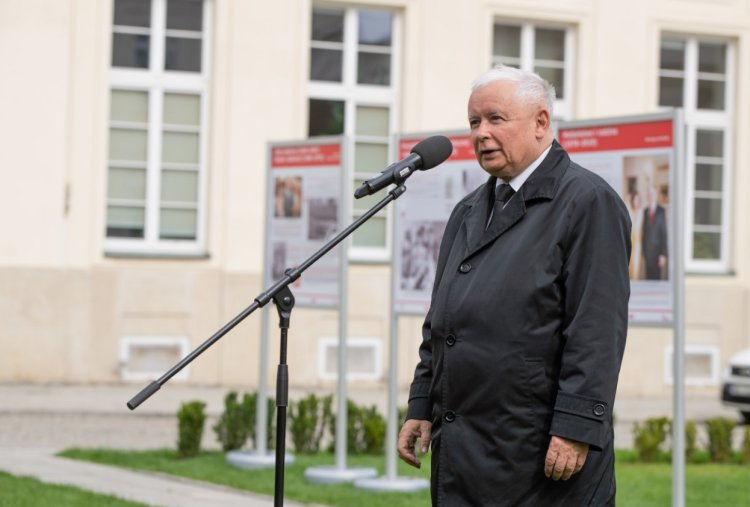 Jaroslaw Kaczynski, vicepremierul Poloniei și liderul partidului aflat la guvernare, a demisionat din guvern