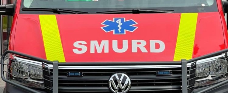 Accident grav în Prahova, provocat de un tânăr de 19 ani: Șoferul vinovat a lovit o remorcă parcată și a acroșat un pieton