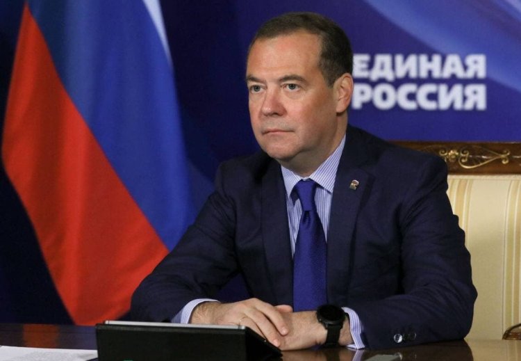 Dmitri Medvedev: Orice intruziune a NATO în Crimeea ar putea declanșa al Treilea Război Mondial