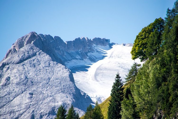 Crește numărul victimelor după prăbușirea ghețarului din Alpi