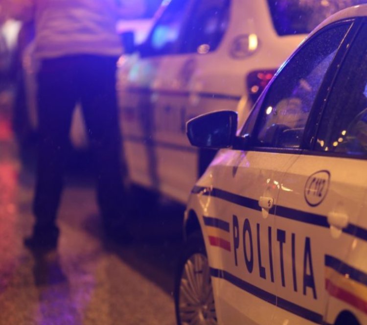 Un poliţist din Otopeni, mușcat de burtă de bărbatul pe care îl încătușa - Bărbatul i-a amenințat cu moartea și pe ceilalți agenți