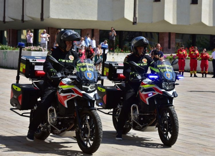 Motociclete SMURD pentru intervenţii rapide, predate de Raed Arafat la Târgu Mureș