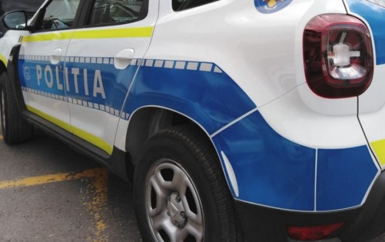 Un tânăr de 23 de ani a furat un Duster al poliției rutiere Sibiu și a oprit mașini în trafic, prezentându-se drept polițist