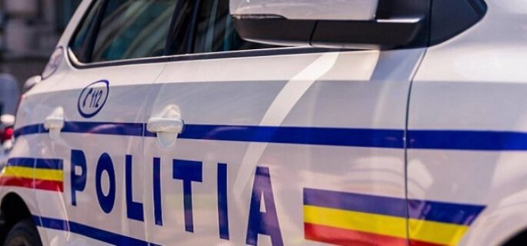 Tânărul care a furat o mașină de Poliție din Sibiu și s-a dat polițist, a fost arestat pentru 30 de zile