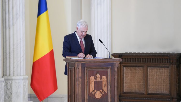 Noul ministru al Apărării a depus jurământul de învestitură în funcţie - Mesajul transmis de premierul Nicolae Ciucă
