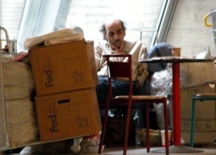 Refugiatul iranian care a inspirat povestea filmului „Terminalul“, a murit pe aeroportul din Paris, unde a locuit 18 ani