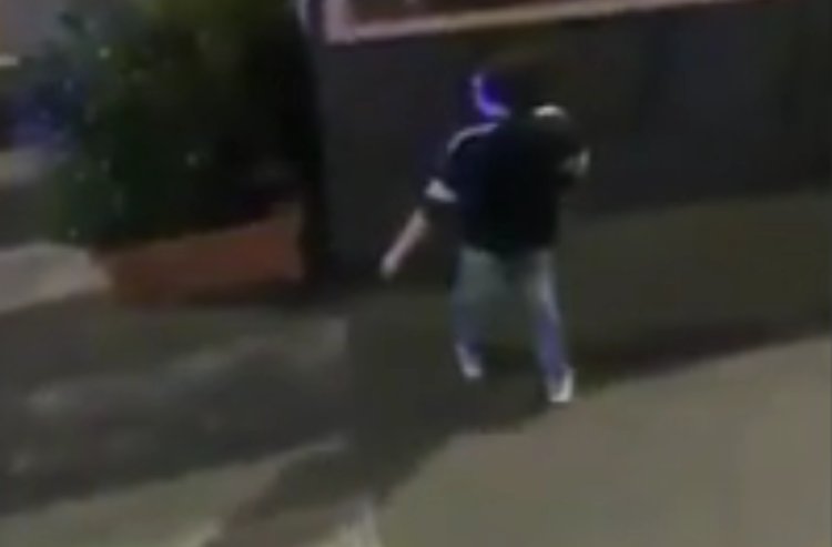 VIDEO: Polițist din Italia, anchetat după ce a bătut un român cu bastonul
