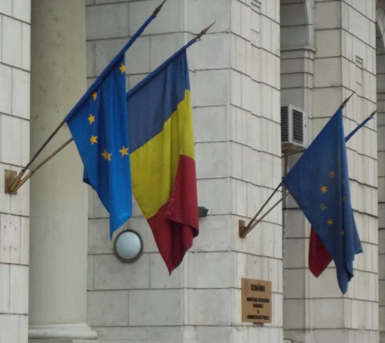 Angajaţii instituţiilor publice, obligaţi să-şi plătească parcarea, în București