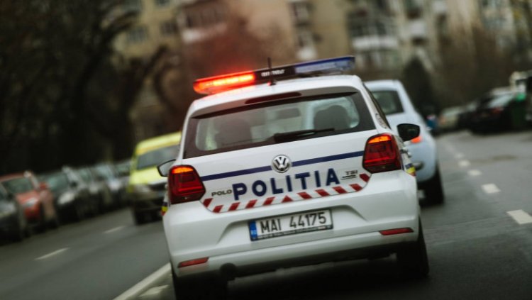 Șofer oprit cu focuri de armă, la Botoșani - Tânărul nu avea permis și nu a oprit la semnalul poliţiştilor