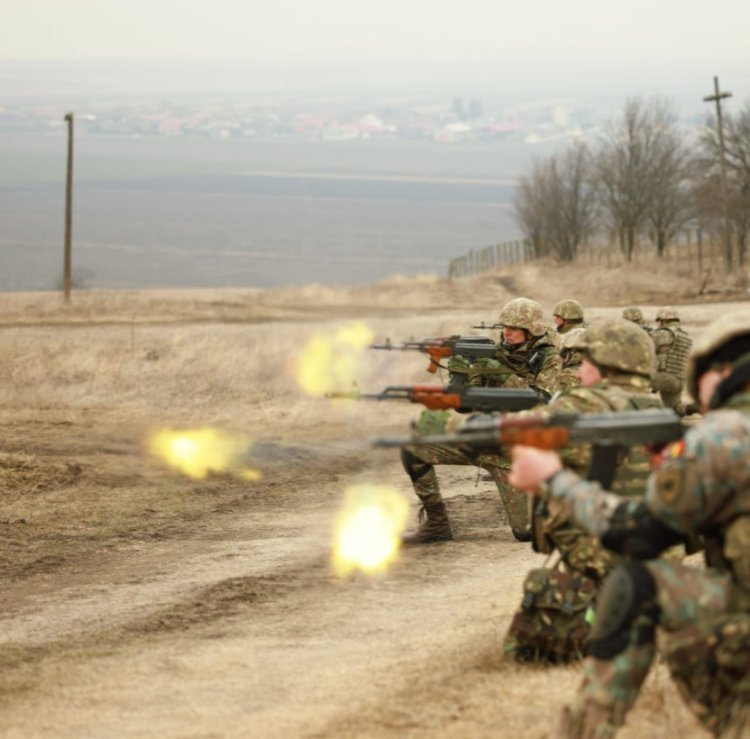 Aproximativ jumătate din români consideră că Armata Română are capacitatea de a apăra țara - Sondaj
