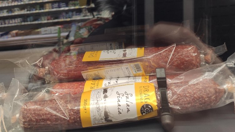 Cașcavalul și salamul sunt printre cele mai furate produse din magazine