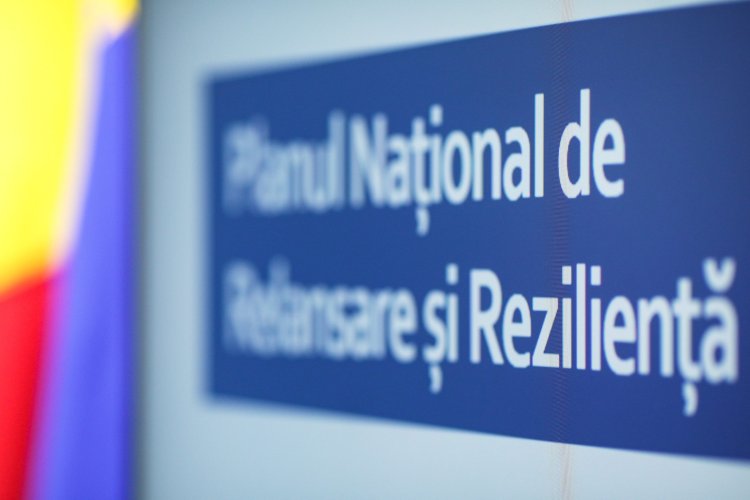 Ministrul Dezvoltării a precizat că până în prezent a semnat peste 1800 de contracte de finanțare prin PNRR, în valoare de peste 15 miliarde de lei