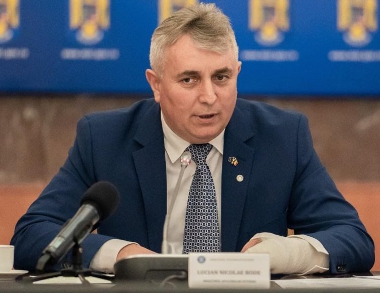 Deputatul PNL Dan Vîlceanu le-a solicitat lui Lucian Bode şi Nicolae Ciucă să se gândească la partid şi să demisioneze din funcţiile pe care le deţin