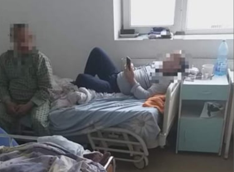 Imagini dintr-un spital din Vâlcea: Bolnavii stau câte doi în pat - Trebuie să vină de acasă cu medicamente