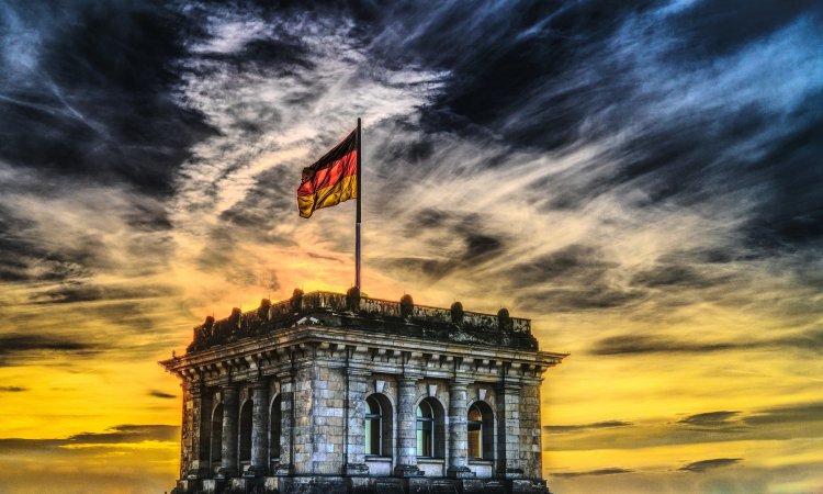 Germania își modifică legea naționalității pentru ca străinii să devină mai repede cetățeni
